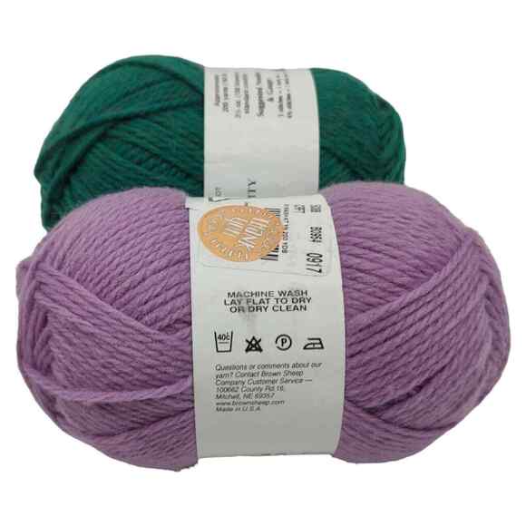 2 Skeins Lambs Pride Super Wash Yarn 100% Wool Emerald City & Mountain Lavender - Picture 3 of 9